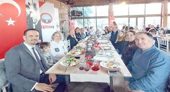 E&gbreve;itim &Idot;&scedil;&rsquo;ten Kad&inodot;nlar G&uuml;n&uuml; kahvalt&inodot;s&inodot;